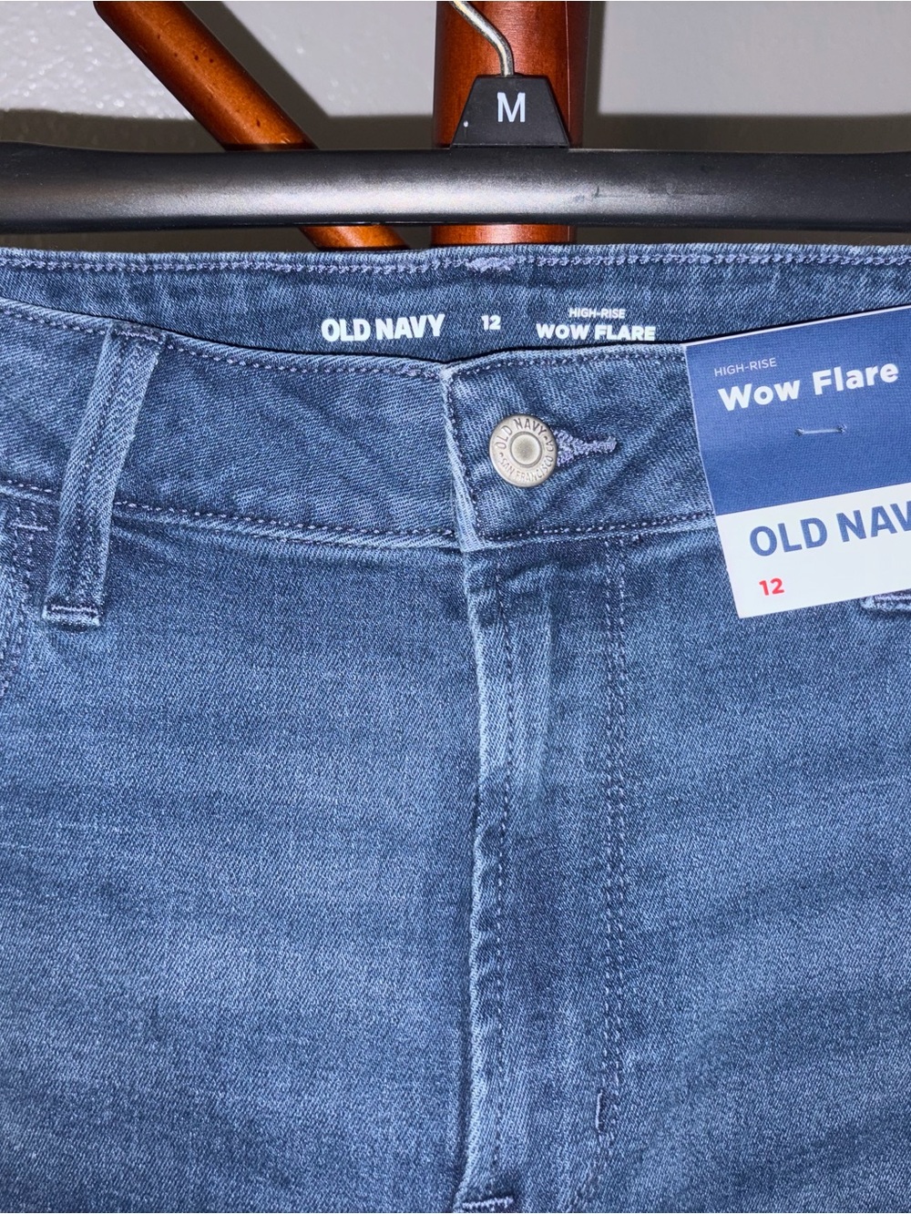 Brand New with Tags (NWT) Old Navy High-Rise Wow Flare Jeans - Size 12 - Picture 3 of 6